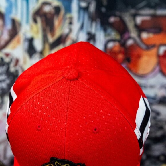 Adidas Chicago Blackhawks Hat Fitted XL-XXL 100% Polyester embroidered very good - Picture 6 of 13